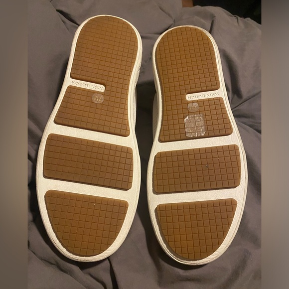 Excellent Condition Tory Burch Ladybug Sneakers - Picture 7 of 10